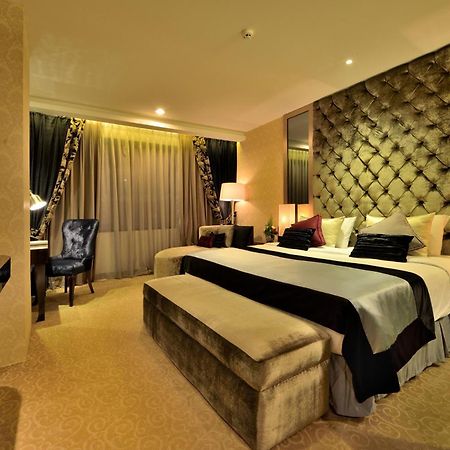 Hotel Amaroossa Grande Bekasi Exterior foto