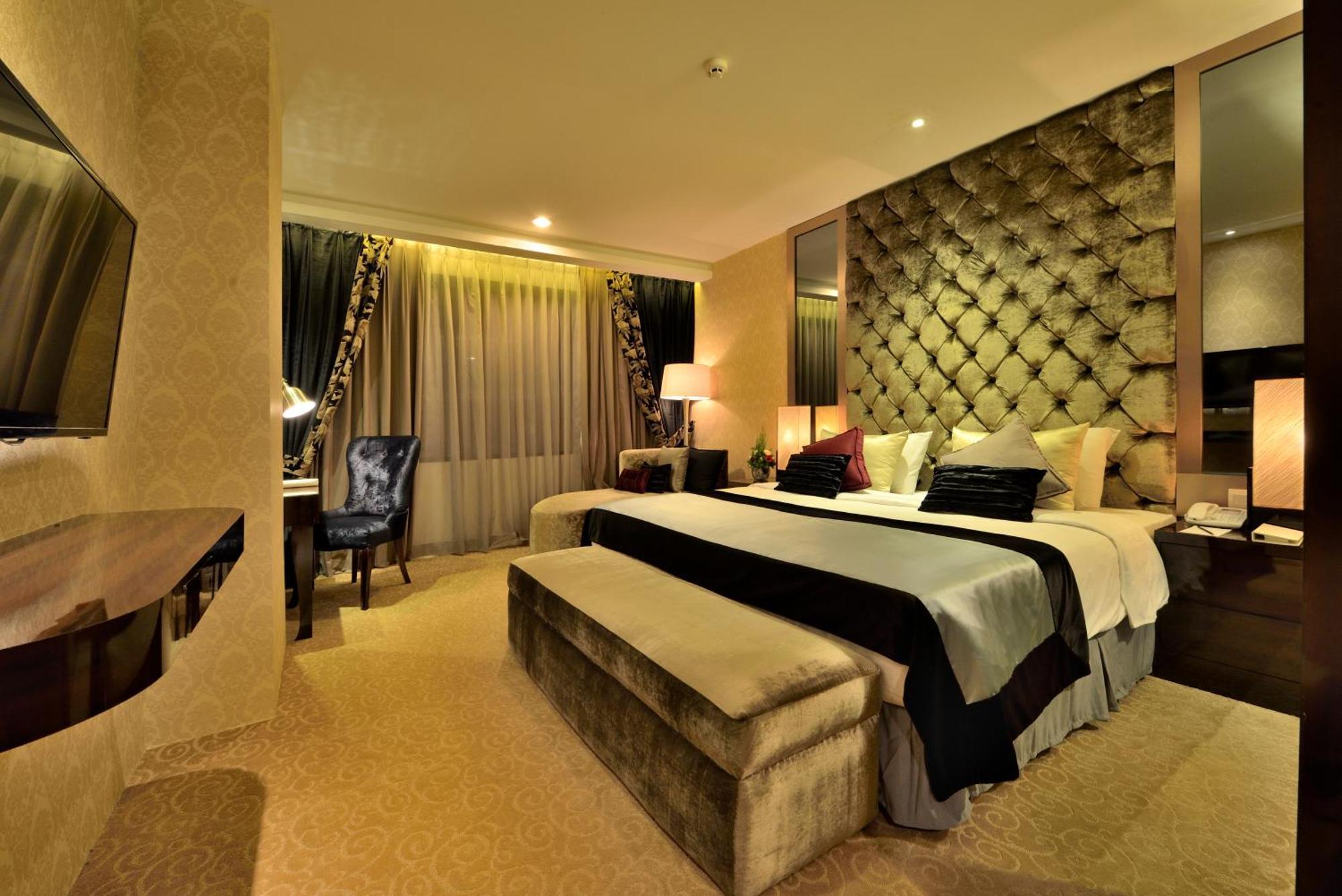 Hotel Amaroossa Grande Bekasi Exterior foto