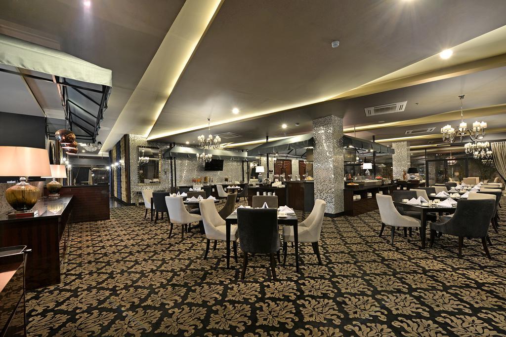 Hotel Amaroossa Grande Bekasi Exterior foto