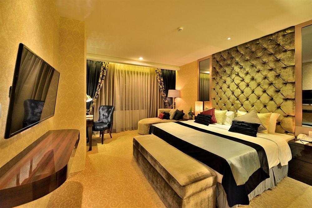 Hotel Amaroossa Grande Bekasi Exterior foto