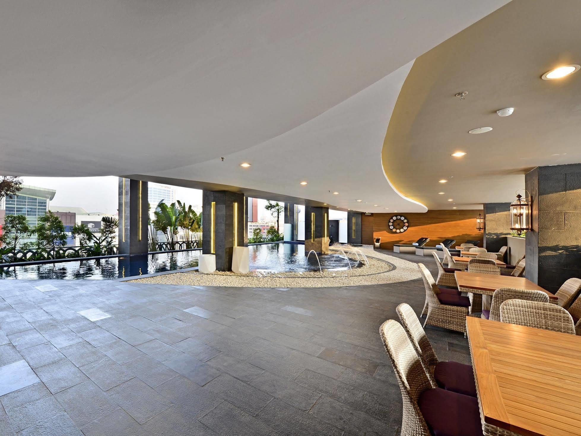Hotel Amaroossa Grande Bekasi Exterior foto