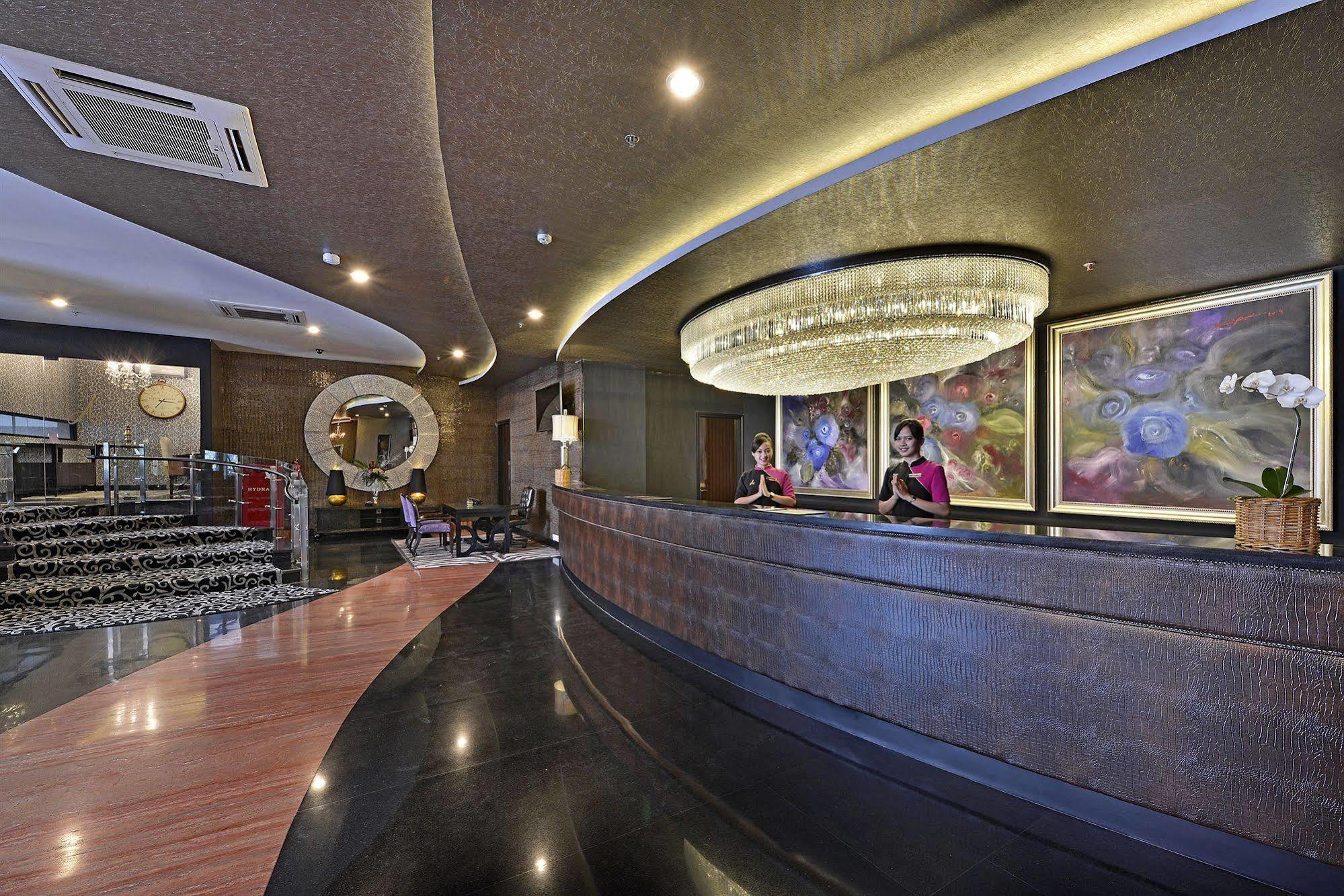 Hotel Amaroossa Grande Bekasi Exterior foto