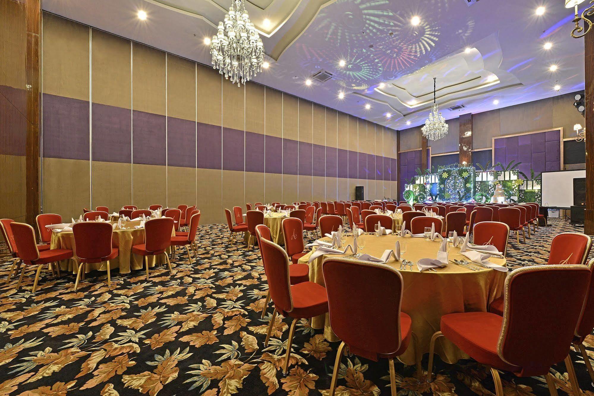Hotel Amaroossa Grande Bekasi Exterior foto