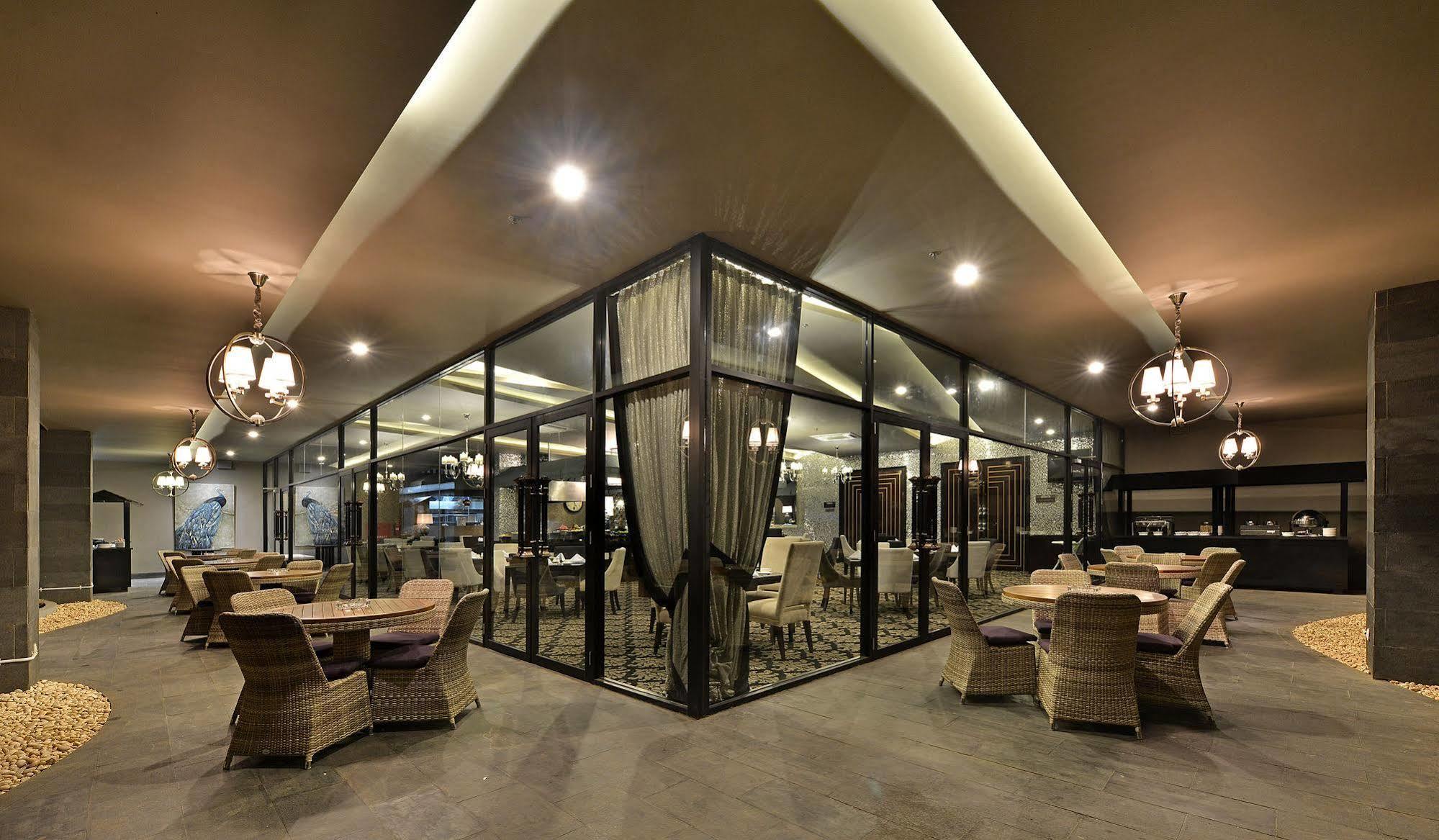 Hotel Amaroossa Grande Bekasi Exterior foto